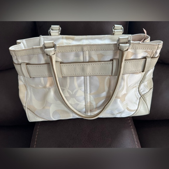 Coach Elegant Cream and Tan Designer Tote Bag super clean inside. - Picture 6 of 7